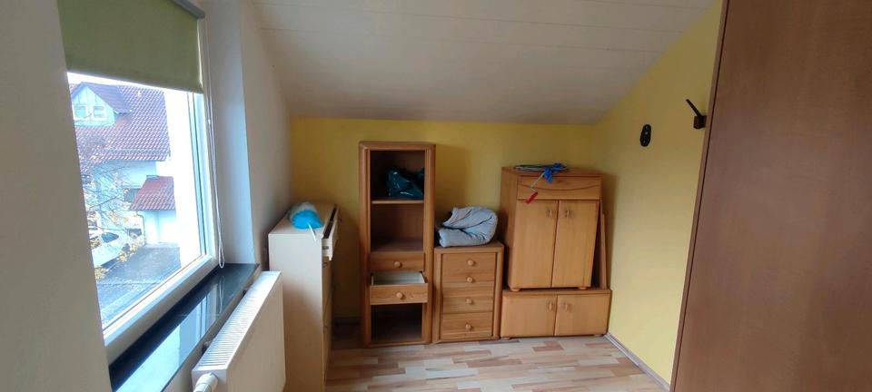 Aspach, helle offene ca 55 qm große 2-3 Zimmer DG Wohnug zimmer