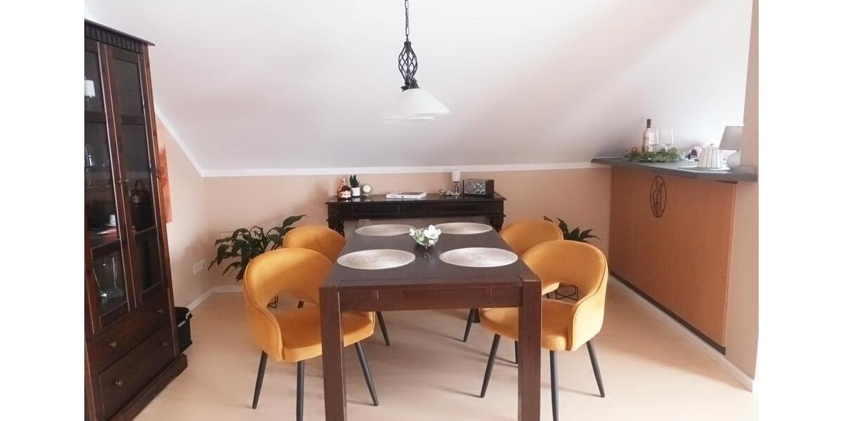 Möblierte Dachgeschosswohnung 2 zimmer