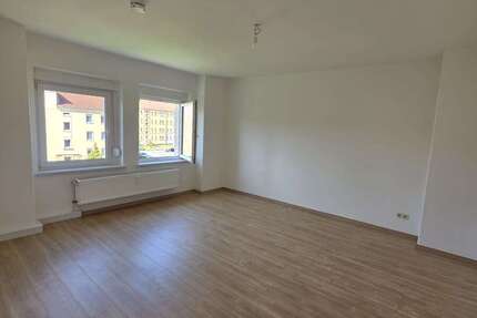 Wohnung Bitterfeld Bitterfeld - 1 Zimmer, 40 m&sup2;, 294&euro; | Angebot:26351623