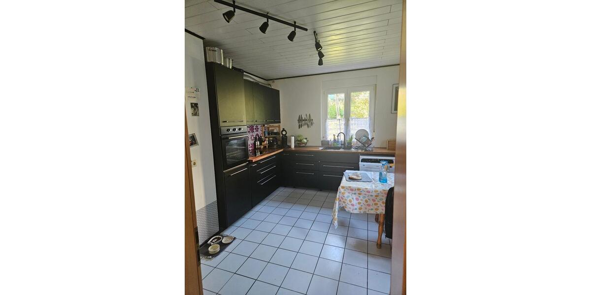 Erdgeschoßwohnung Murrhardt - 5 Zimmer, 155 m&sup2;, 1.500&euro; | Angebot:26522055