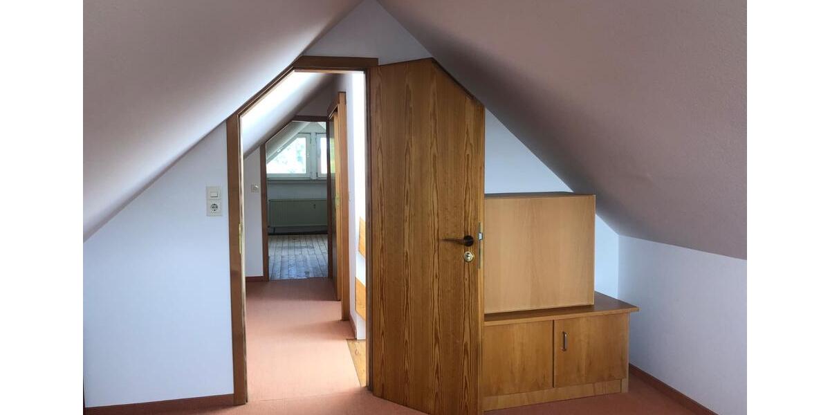 Dachgeschoßwohnung Warburg - 5.5 Zimmer, 110 m&sup2;, 700&euro; | Angebot:25421928