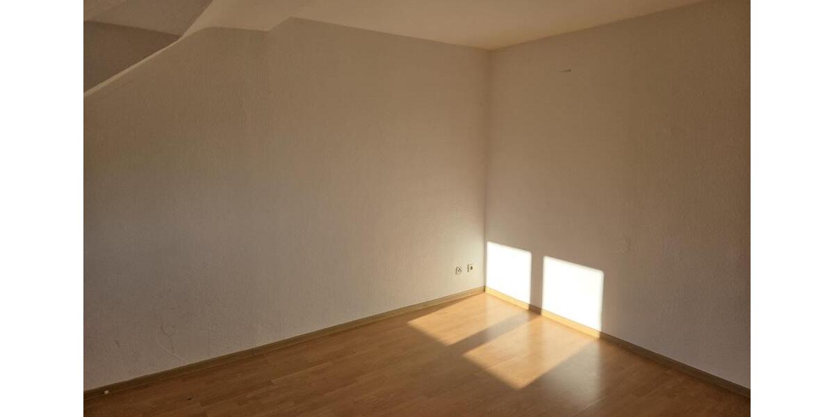 4 ZKB Dachgeschosswohnung in Lu Nord, WG geeignet 4 zimmer