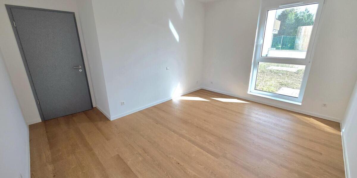 Großzügige 3-Zimmer-Wohnung mit XXL-Balkon im 1.OG -Neubau-Tiefgarage-Aufzug! - Etagenwohnung Burgstädt Burkersdorf | Angebot:26617302