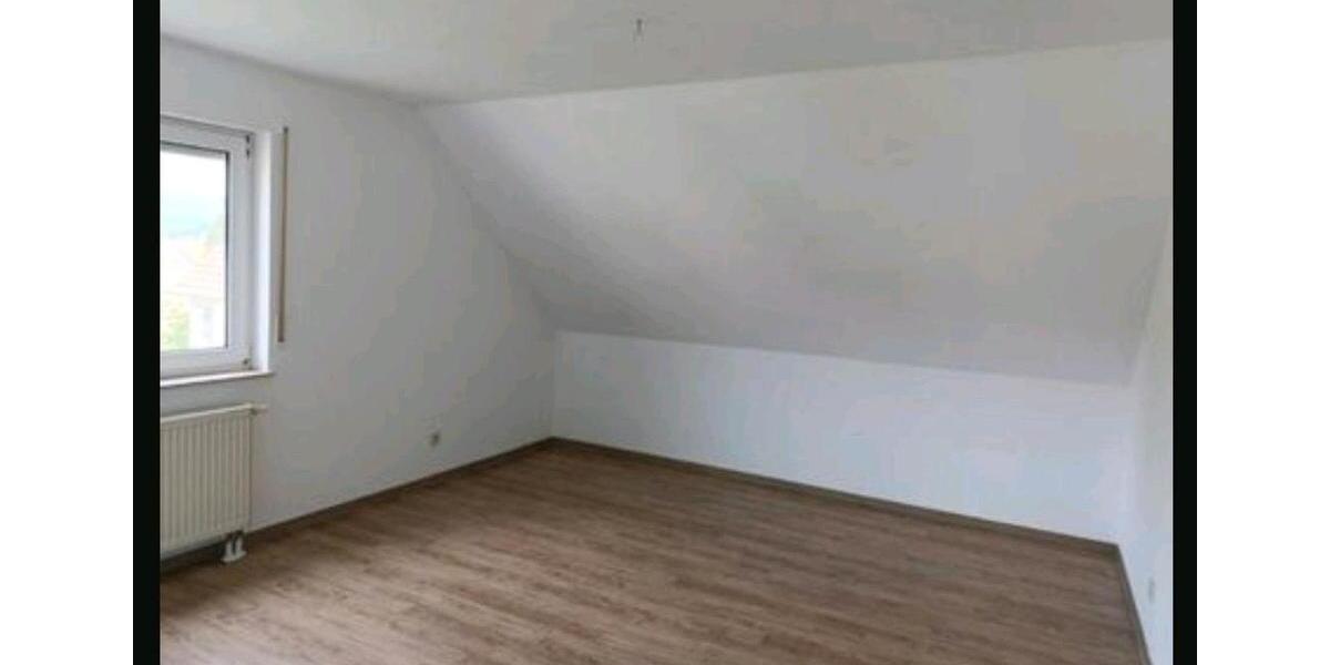 Dachgeschoßwohnung Meiningen - 3 Zimmer, 80 m&sup2;, 480&euro; | Angebot:24801859