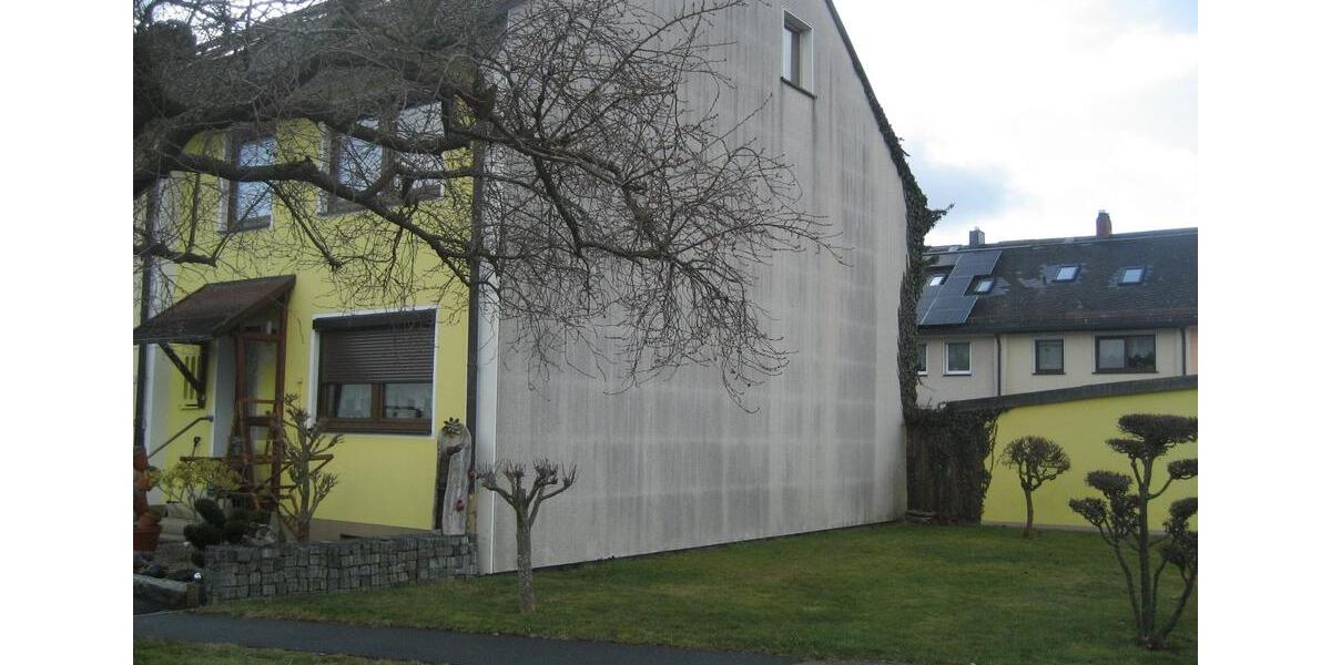 Reihenhaus Selb - 6 Zimmer, 120 m&sup2;, 1.070&euro; | Angebot:25568547