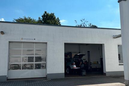 Aufbereitungshalle neben einem bestehenden Autohaus mit Werkstatt in Zeulenroda-Triebes zimmer