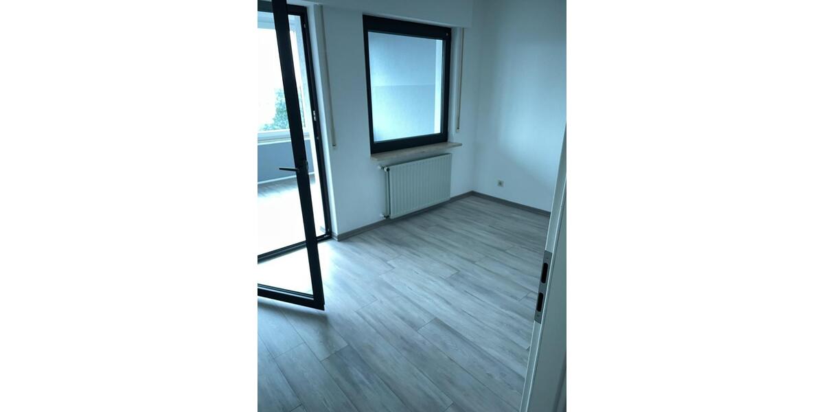 Helle und großzügige 3- Zimmer Wohnung mit großem Balkon 3 zimmer