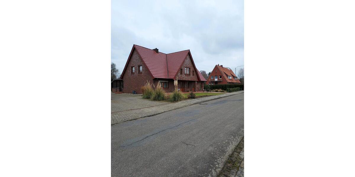 Erdgeschoßwohnung Lingen (Ems) - 4 Zimmer, 150 m&sup2;, 1.000&euro; | Angebot:26700239