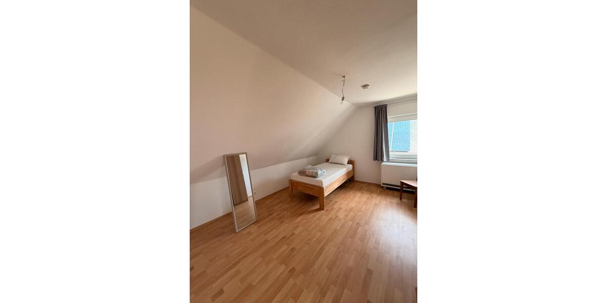 Dachgeschoßwohnung Taunusstein - 3 Zimmer, 85 m&sup2;, 1.100&euro; | Angebot:26283664
