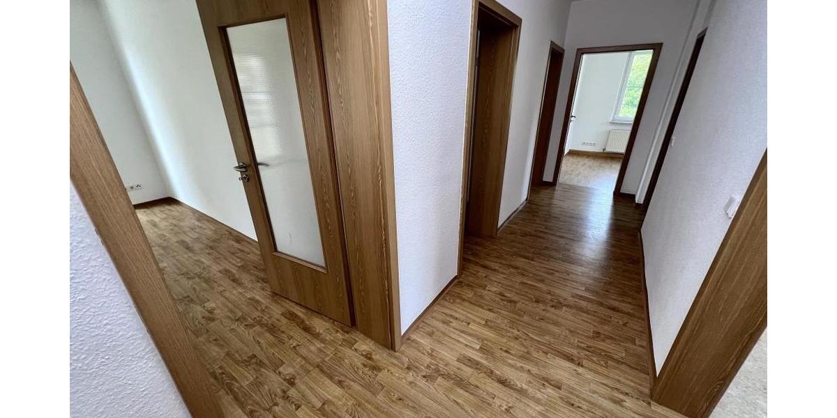 Modernes Bad und Balkon - 4 Raum Wohnung mit Wanne und Dusche zu vermieten! - Etagenwohnung Gera Alt-Bieblach | Angebot:27224966