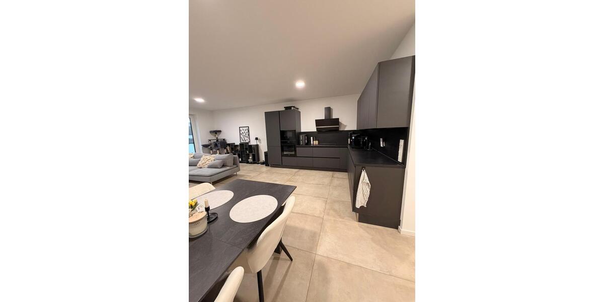 Etagenwohnung Hennef (Sieg) - 3 Zimmer, 96 m&sup2;, 1.598&euro; | Angebot:26035746