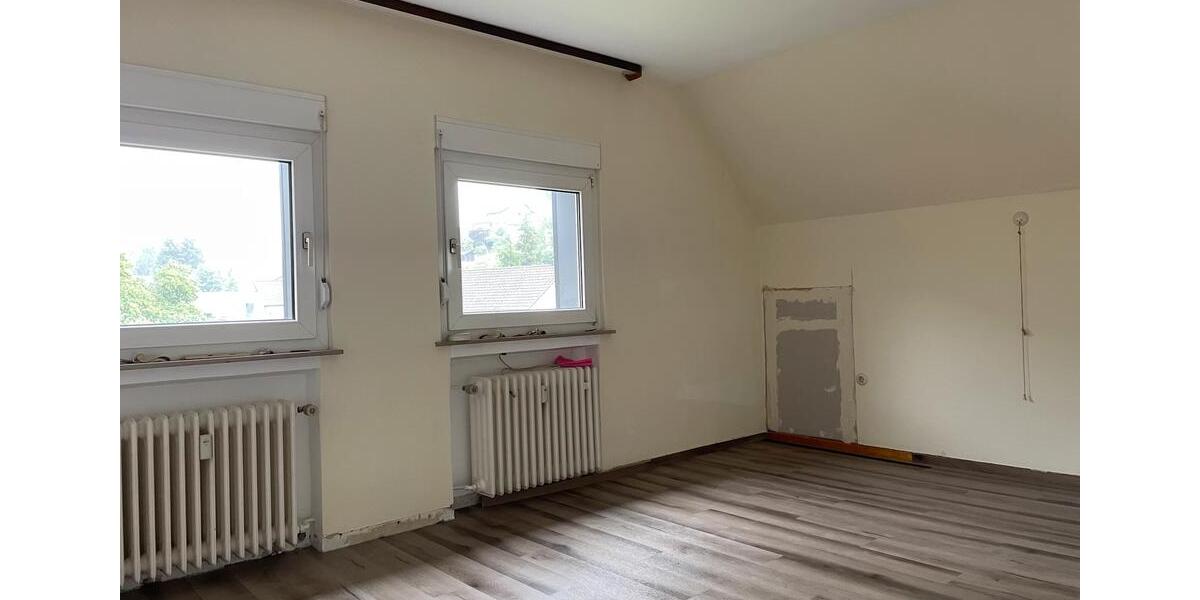 Dachgeschoßwohnung Gummersbach - 4 Zimmer, 73 m&sup2;, 800&euro; | Angebot:26356814