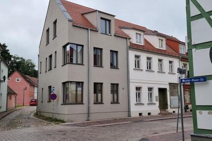 Wohnung Malchin - 4 Zimmer, 142 m&sup2;, 1.260&euro; | Angebot:23026611