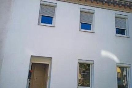 Haus Balingen - 6 Zimmer, 130 m&sup2;, 1.410&euro; | Angebot:26483459