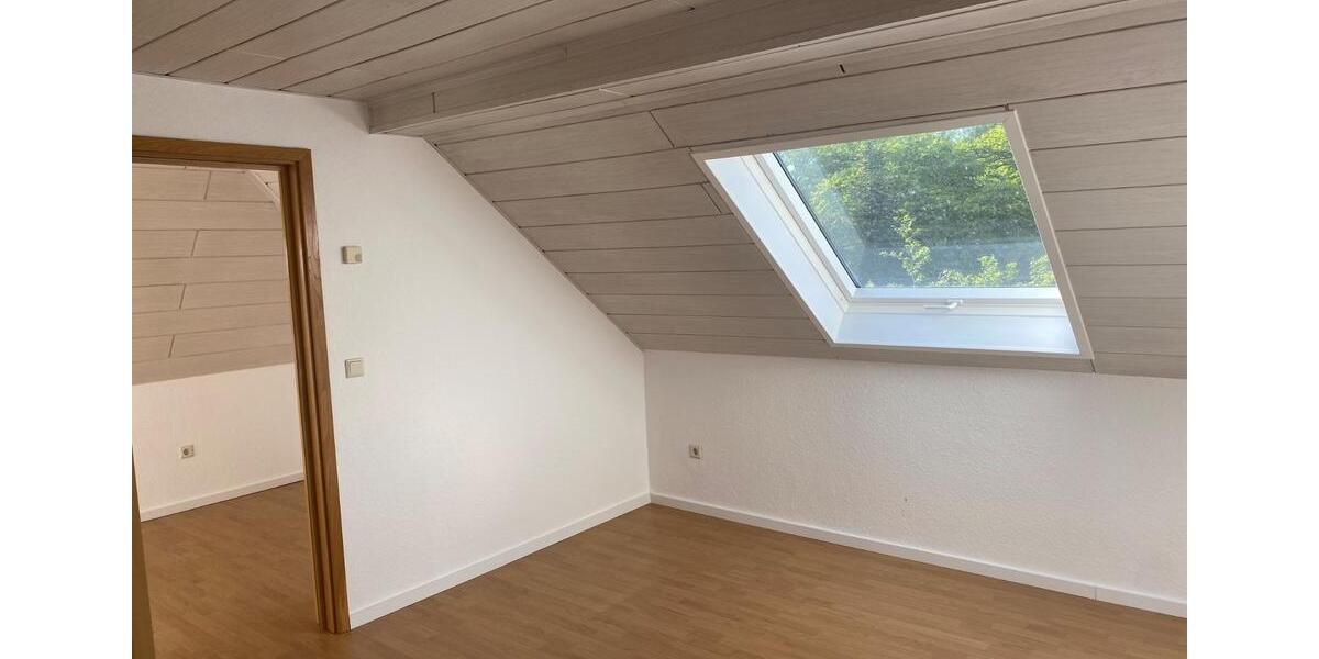 Dachgeschoßwohnung Schleusingen - 2 Zimmer, 39 m&sup2;, 295&euro; | Angebot:26432696