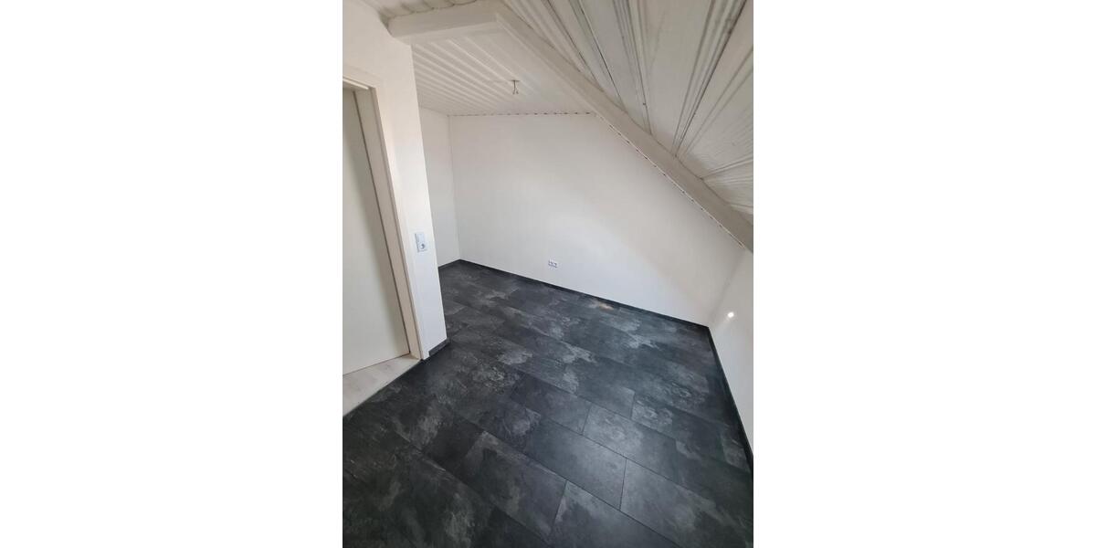 Dachgeschoßwohnung Genderkingen - 3 Zimmer, 92 m&sup2;, 920&euro; | Angebot:26517891