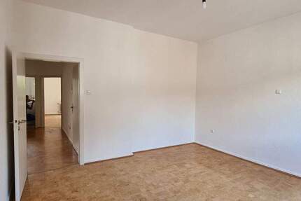 Wohnung Mönchengladbach Stadtmitte - 3 Zimmer, 83 m&sup2;, 830&euro; | Angebot:24713355