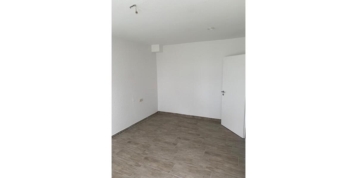 Erdgeschoßwohnung Korbach - 3 Zimmer, 77 m&sup2;, 650&euro; | Angebot:24946521