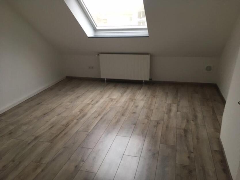 Attraktive, großzügige 3-Zimmer-Dachgeschosswohnung mit EBK zimmer