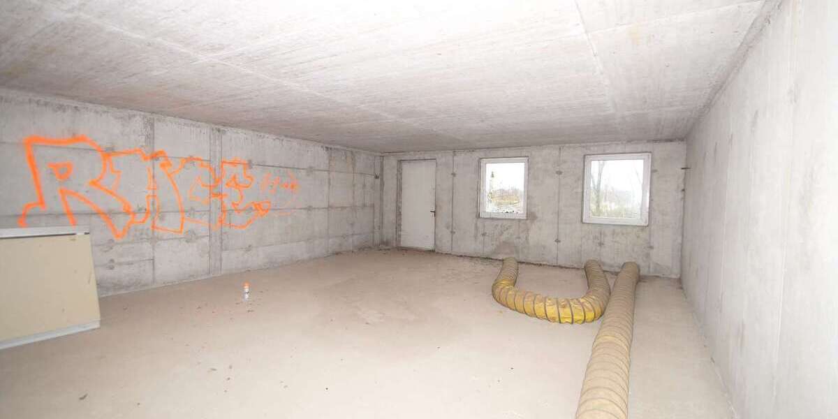 ++Gewerbehof mit Lagerhalle und Bürohaus an der B186++ zimmer