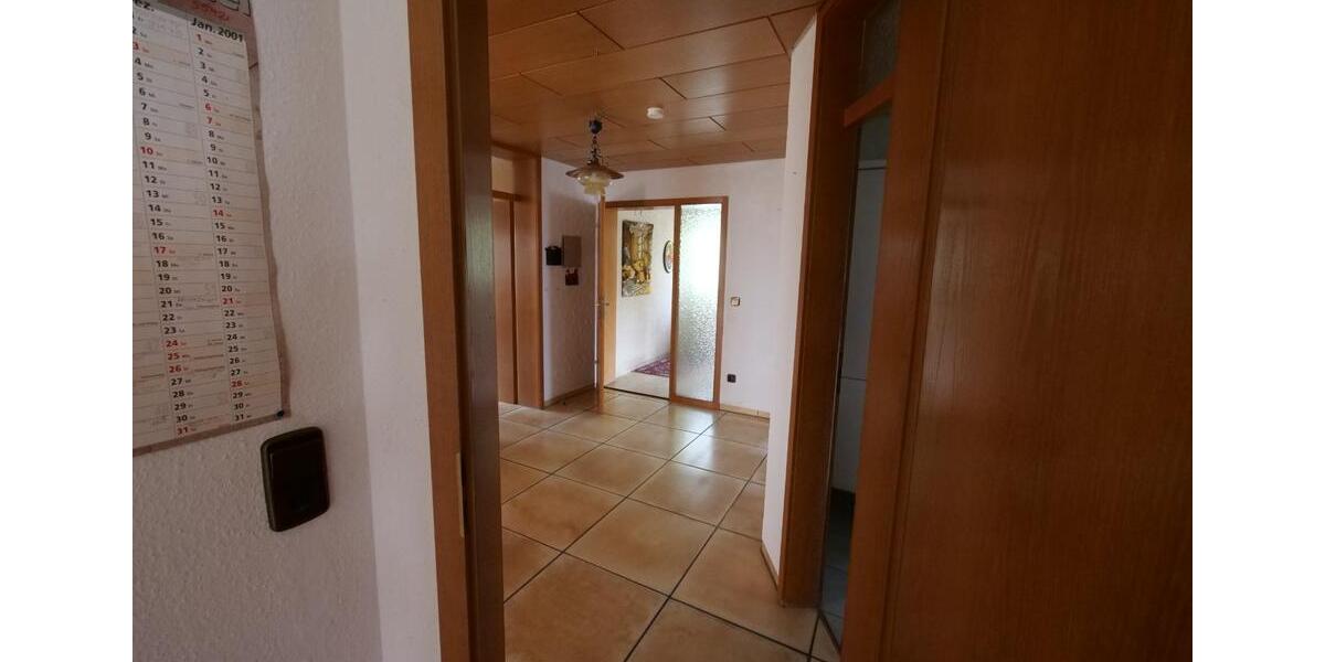 3,5 Zim. Wohnung, Einbauküche, Fußbodenheiz. HWR, Keller, Winterg 3.5 zimmer