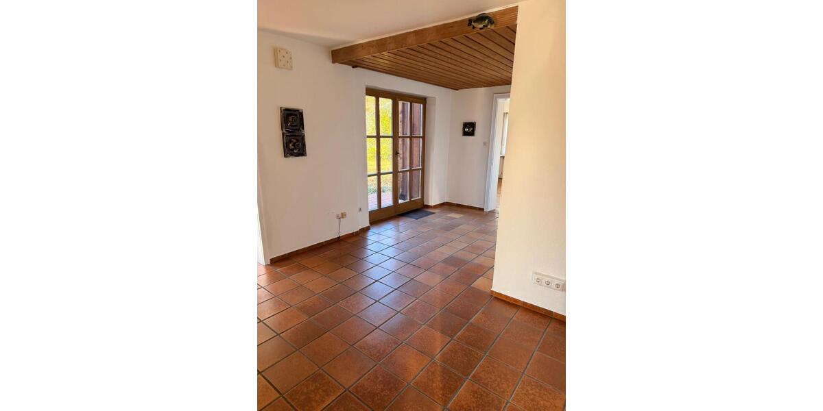 Großes Einfamilienhaus in Schwarzenfeld mit Garten zu vermieten 8 zimmer