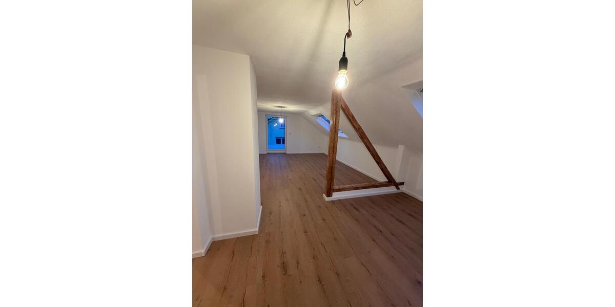 Dachgeschoßwohnung Vöhringen - 3.5 Zimmer, 80 m&sup2;, 900&euro; | Angebot:26049592