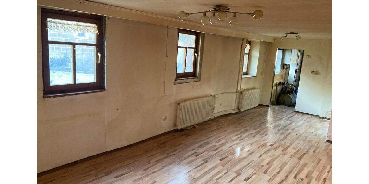 Einfamilienhaus Sugenheim Deutenheim - 9 Zimmer, 485 m&sup2;, 340&euro; | Angebot:24768398