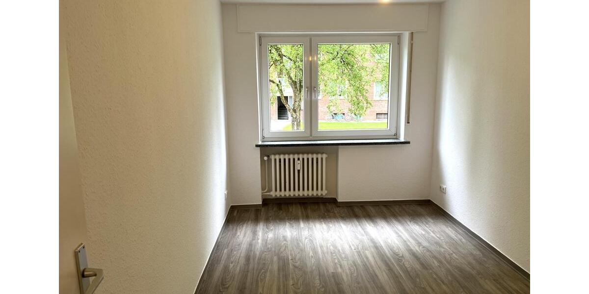 Erdgeschoßwohnung Varel - 4 Zimmer, 80 m&sup2;, 665&euro; | Angebot:26586156