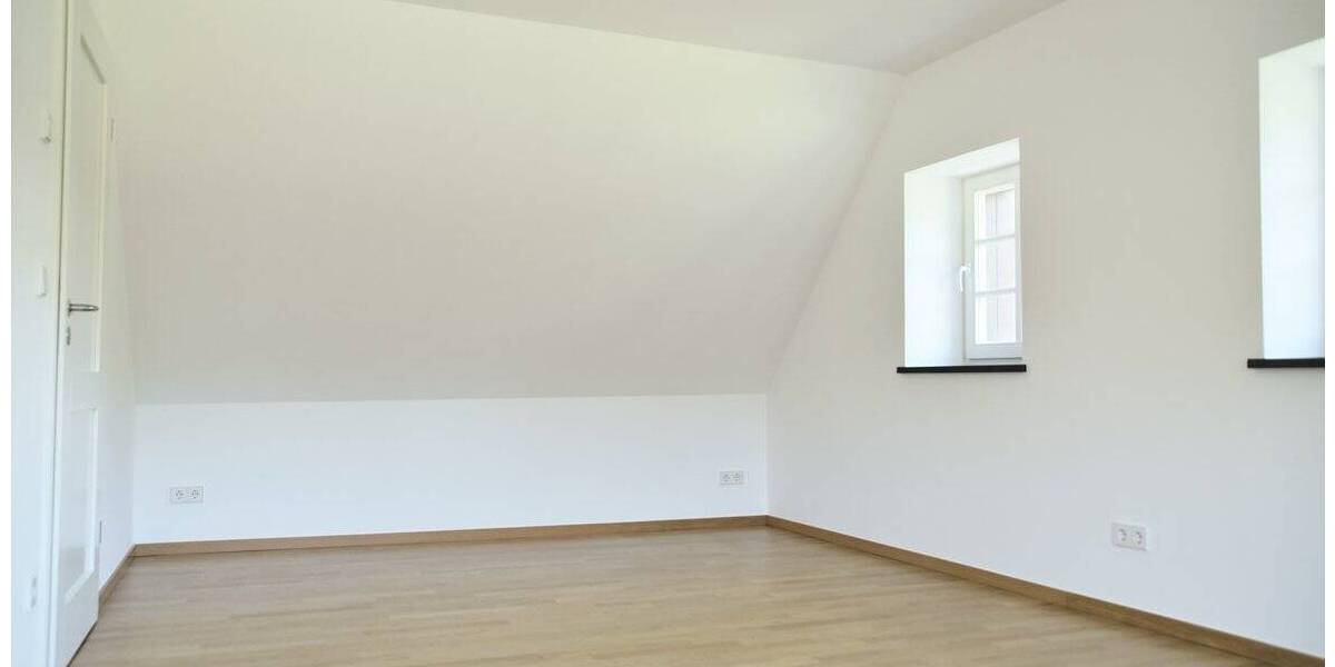 Etagenwohnung Wachau Lomnitz - 4 Zimmer, 160 m&sup2;, 1.480&euro; | Angebot:25797764