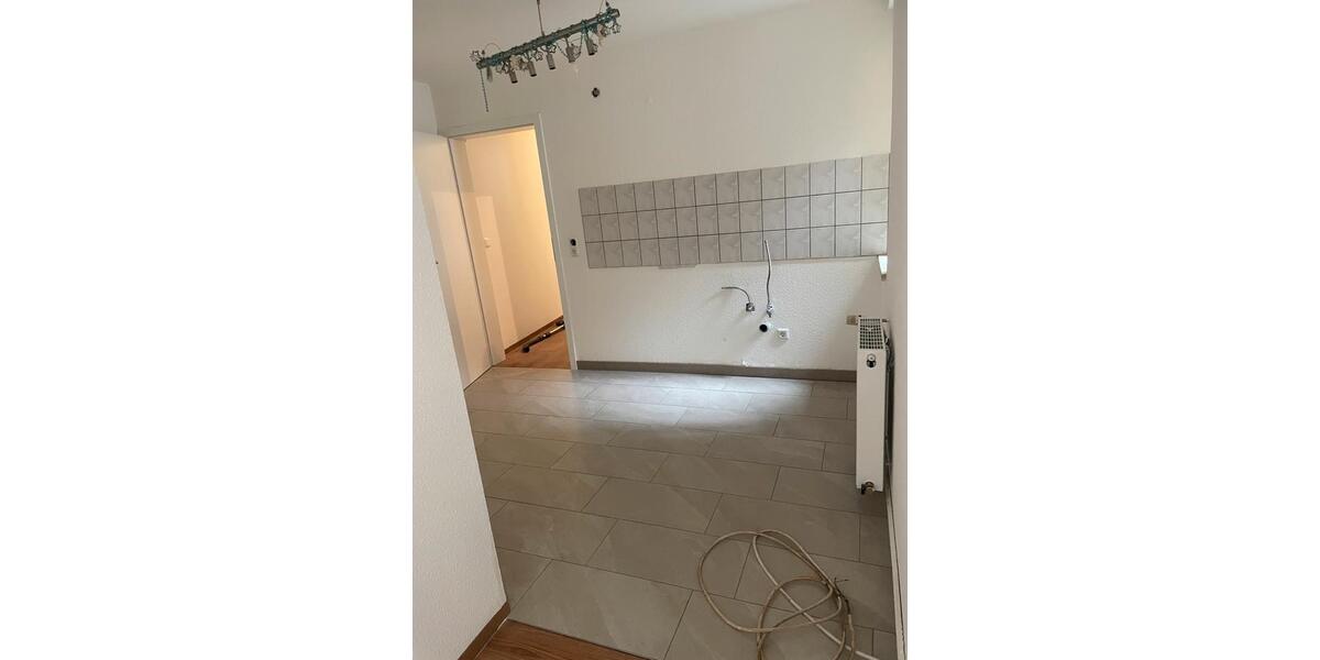 Erdgeschoßwohnung Zella-Mehlis Mehlis - 3.5 Zimmer, 100 m&sup2;, 650&euro; | Angebot:25942193