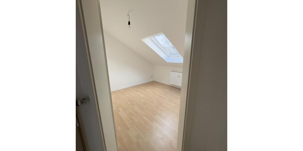 Dachgeschoßwohnung Langen (Hessen) - 3 Zimmer, 72 m&sup2;, 1.300&euro; | Angebot:24995845