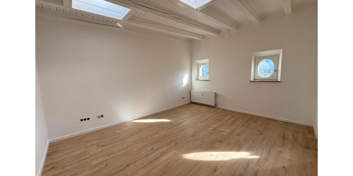 Dachgeschoßwohnung Magdeburg Nordwest - 3 Zimmer, 107 m&sup2;, 856&euro; | Angebot:26626902