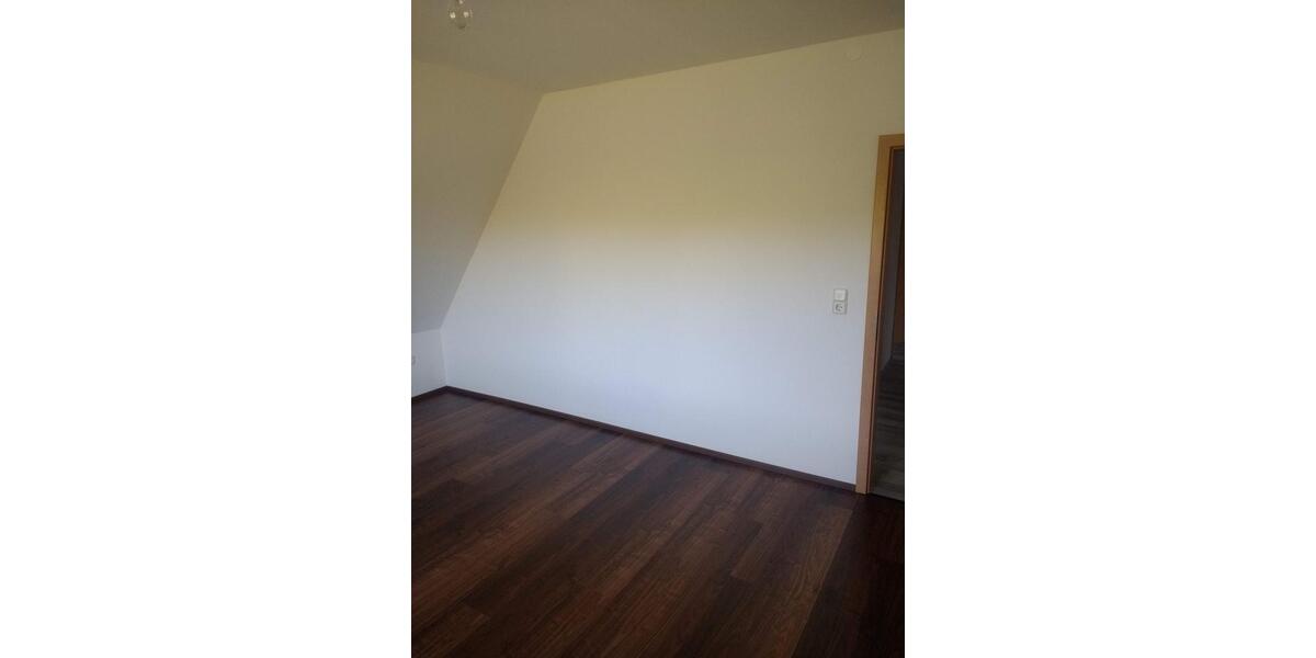 Dachgeschoßwohnung Brand-Erbisdorf Erbisdorf - 4 Zimmer, 69 m&sup2;, 380&euro; | Angebot:26688575