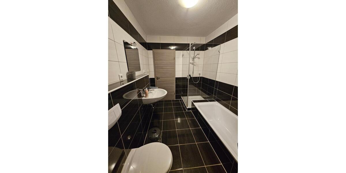 Wohnen auf Zeit Paderborn Neuenbeken - 3 Zimmer, 80 m&sup2;, 800&euro; | Angebot:26512125