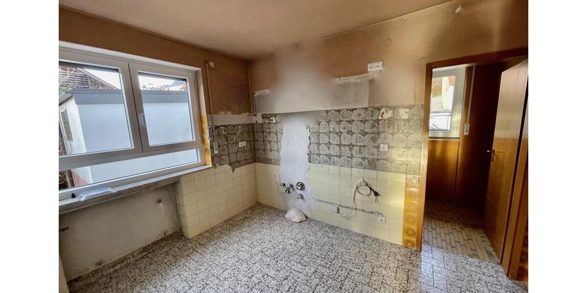 Erdgeschoßwohnung Rimpar - 3 Zimmer, 129 m&sup2;, 1.100&euro; | Angebot:24996385