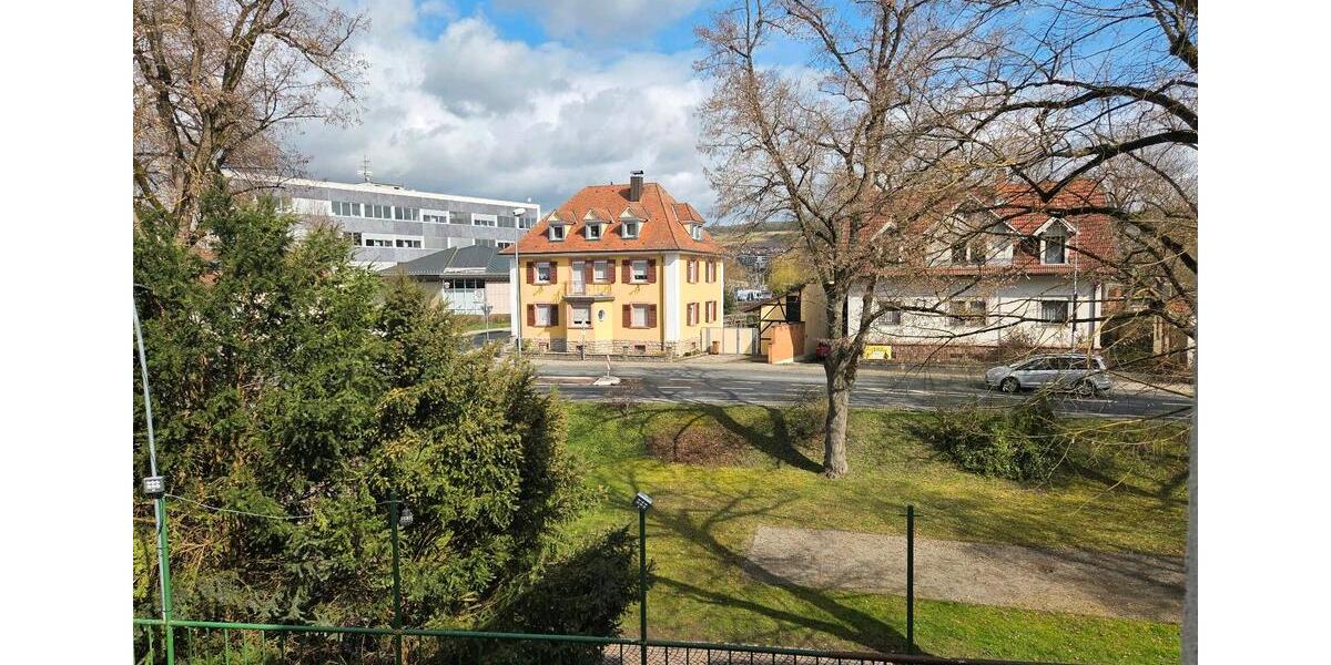 Etagenwohnung Tauberbischofsheim - 4 Zimmer, 110 m&sup2;, 1.200&euro; | Angebot:25654057