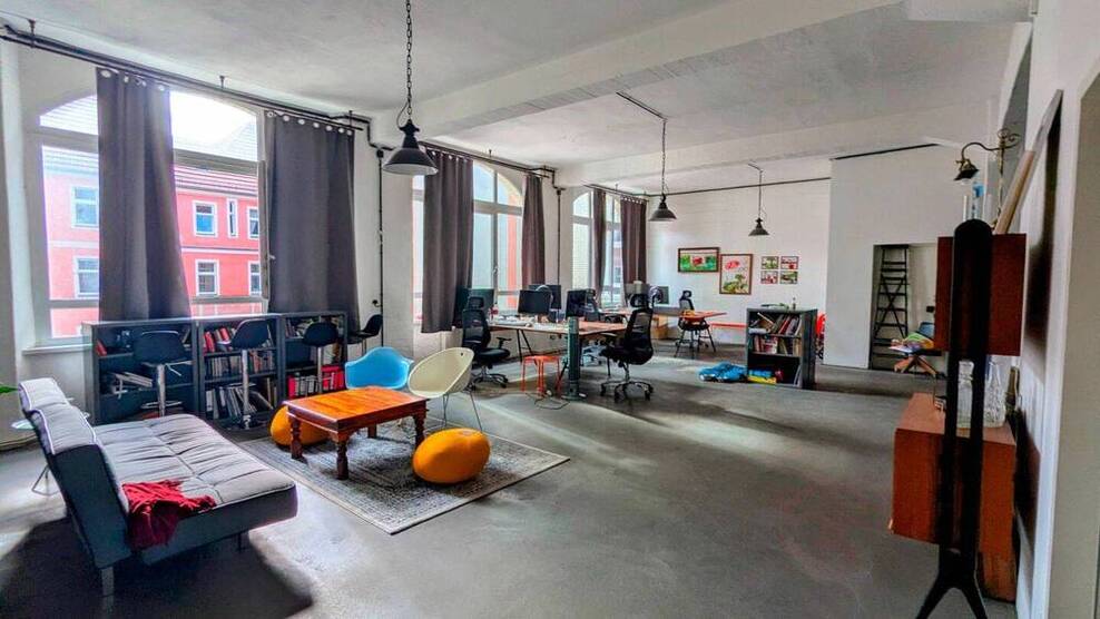 Helles 49m² Loft-Büro in kreativer Bürogemeinschaft - All-in-Miete
