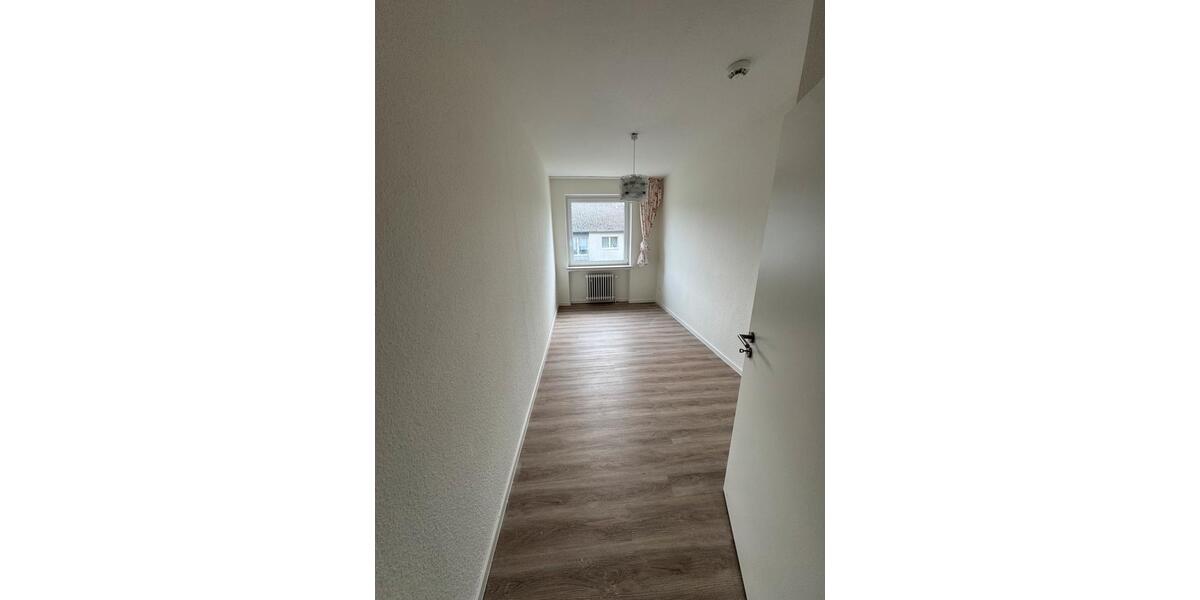 4-Zimmer-Wohnung mit Balkon in ruhiger Lage – sofort bezugsfrei 4 zimmer