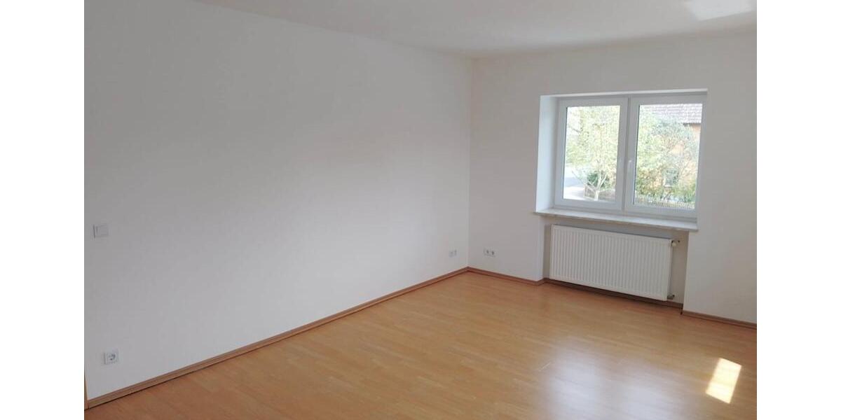 Hochparterre Berching - 3 Zimmer, 115 m&sup2;, 930&euro; | Angebot:26523225