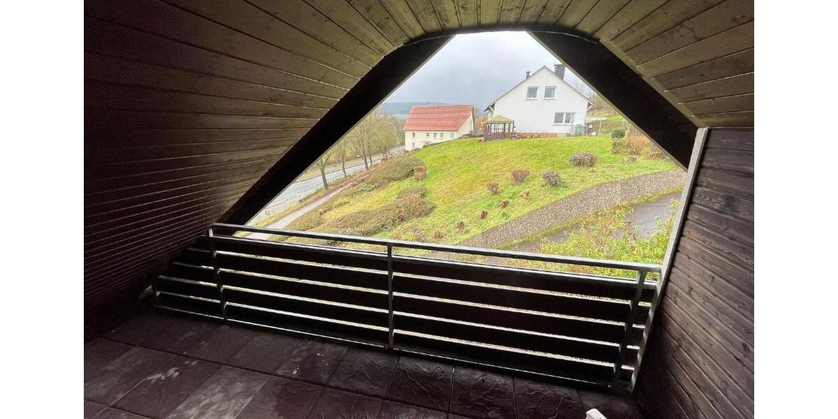 Charmante 5-Zimmer-Wohnung in beliebter Lage mit Kellerabteilung und Stellpaltz 5 zimmer