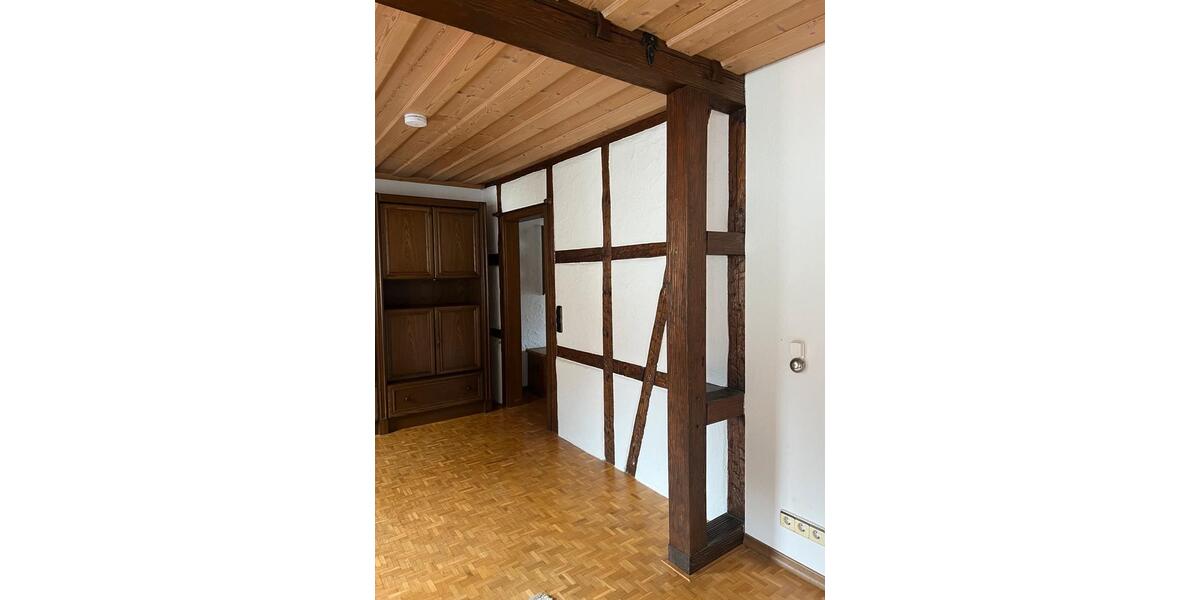 Etagenwohnung Bad Urach - 3 Zimmer, 100 m&sup2;, 1.100&euro; | Angebot:24782140