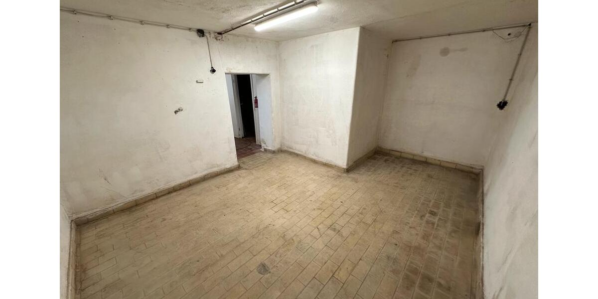 Kellerraum Keller Lager Büro Abstellraum (45 m²) WC Wasser zimmer