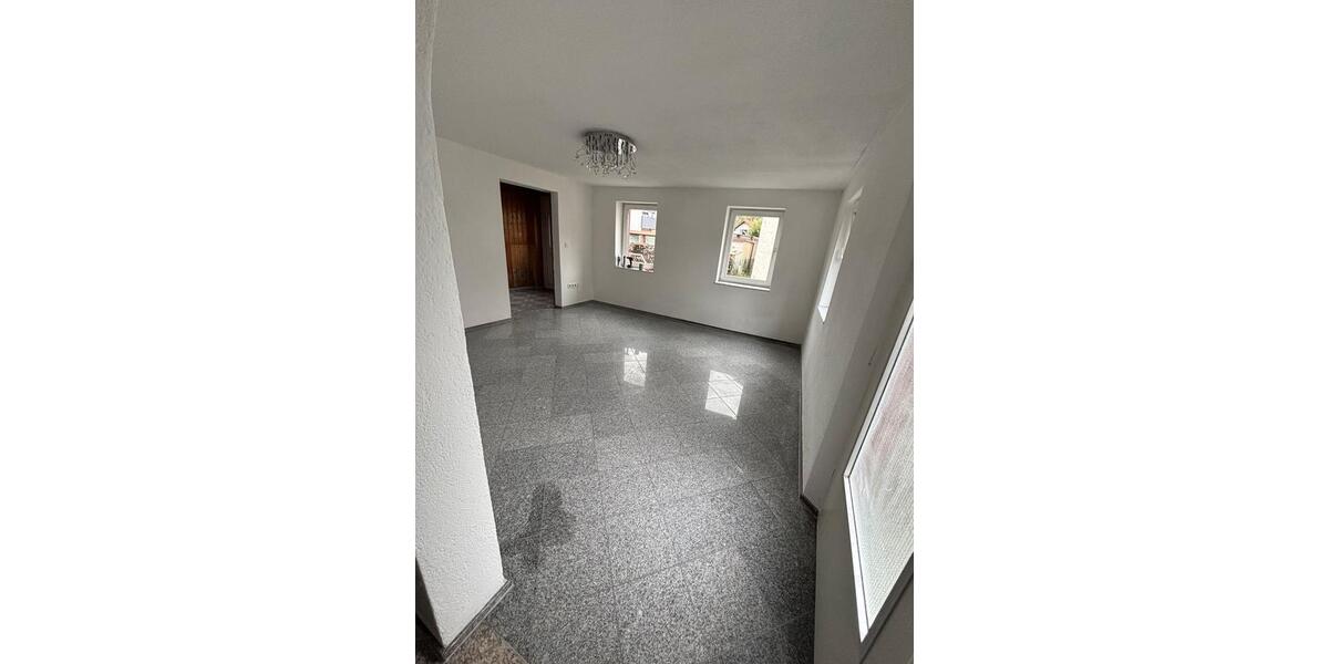 Einfamilienhaus Erkheim - 8 Zimmer, 200 m&sup2;, 1.600&euro; | Angebot:24743709