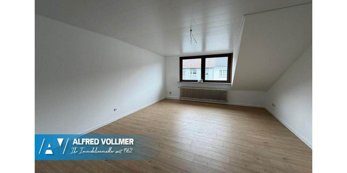 Dachgeschoßwohnung Wuppertal Gemarkung Barmen - 3 Zimmer, 68 m&sup2;, 550&euro; | Angebot:26666108
