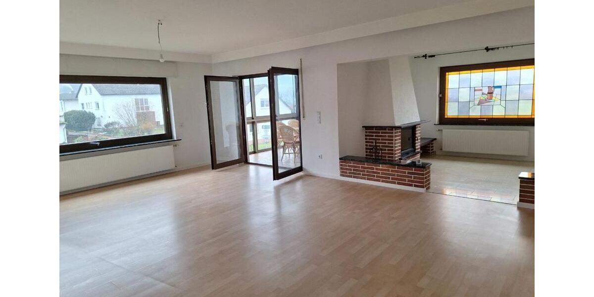 Etagenwohnung Solms - 3 Zimmer, 125 m&sup2;, 1.100&euro; | Angebot:25046820