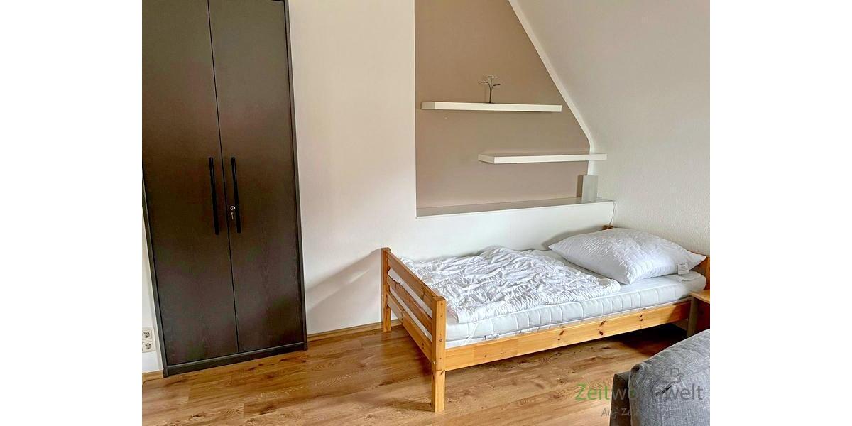 (EF0170_Y) Erfurt: Löbervorstadt, möbliertes Zimmer in schöner Wohnlage im DG mit eigenem Bad, an Wochenendheimfahrer - Zimmer Erfurt Löbervorstadt | Angebot:25279717