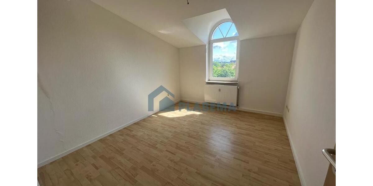 Dachgeschoßwohnung Schwerin - 4 Zimmer, 105 m&sup2;, 1.470&euro; | Angebot:24980118