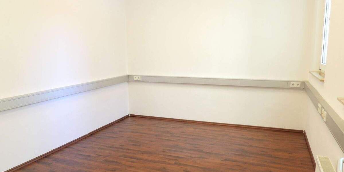 Gewerbeobjekt Nürnberg St Peter - 4 Zimmer, 128 m&sup2;, 890&euro; | Angebot:26107300