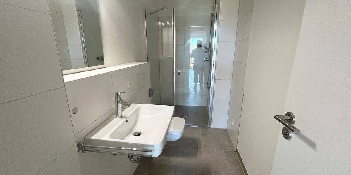 Etagenwohnung Stuttgart Untertürkheim - 3 Zimmer, 108 m&sup2;, 1.990&euro; | Angebot:24027699